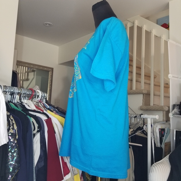 Burton Women's Snowboard Graphic Tee Turquoise Medium - Like New - Picture 3 of 7